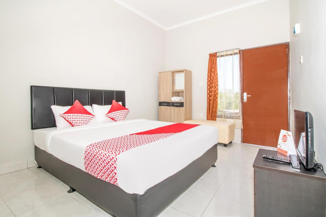Oyo 2984 Berlian House Ungasan Hotel Jimbaran Buitenkant foto