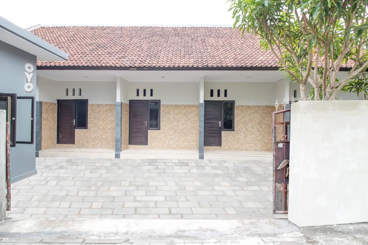 Oyo 2984 Berlian House Ungasan Hotel Jimbaran Buitenkant foto